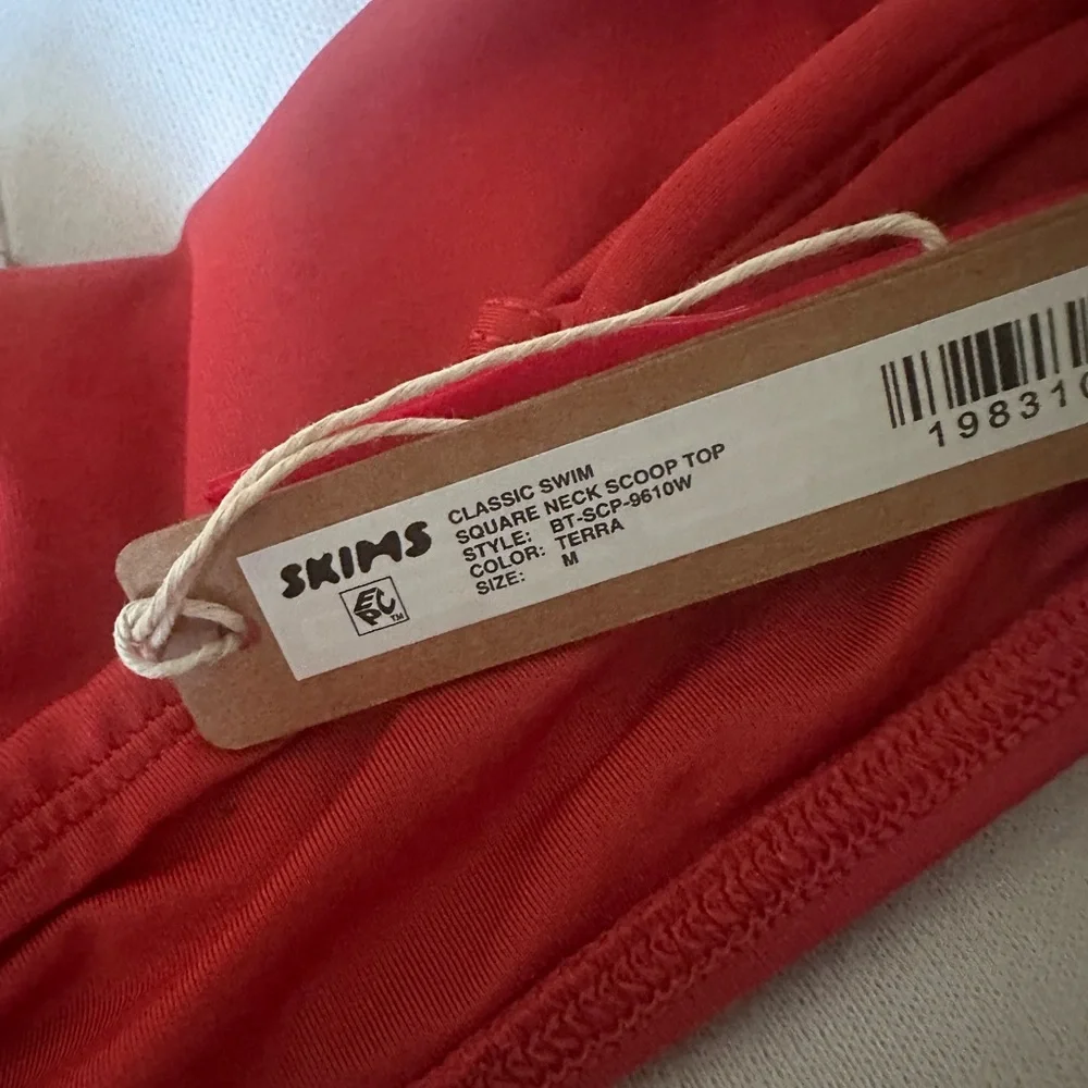 Sw56. Skims Terra iconic swim square neck bikini top nwt ❤️‍🔥